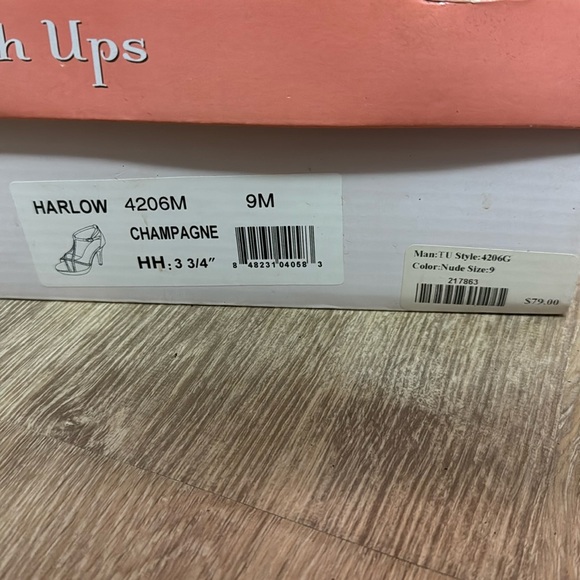 Sizes available: 8, 8.5, & 9 Women’s touch up champagne color high heels size - Picture 8 of 9